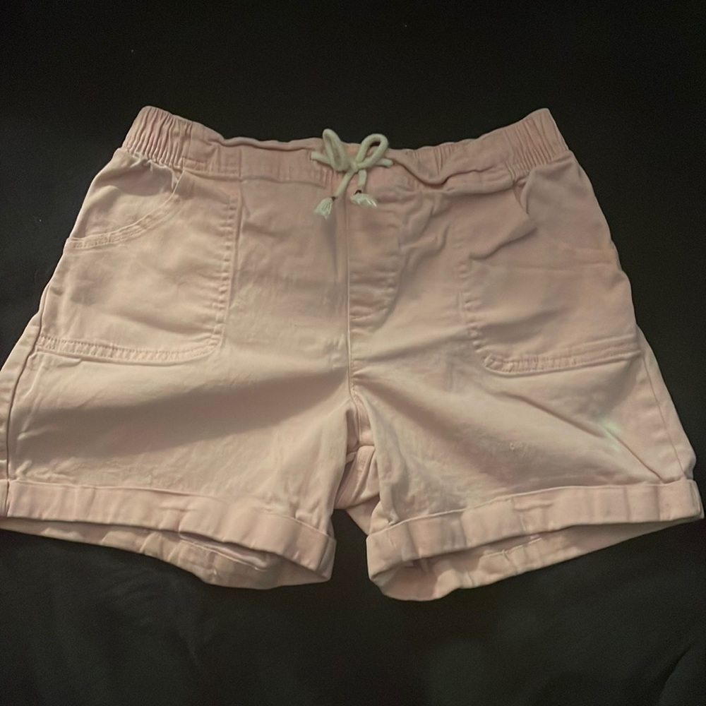 Pink pair of shorts. (14-16) or XL